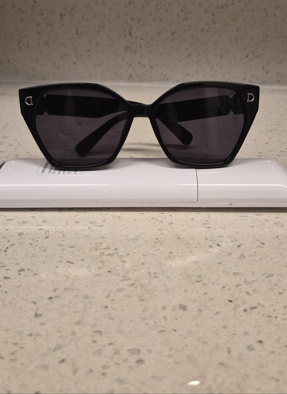 Black Sunglasses with Logo-Pattern Temples